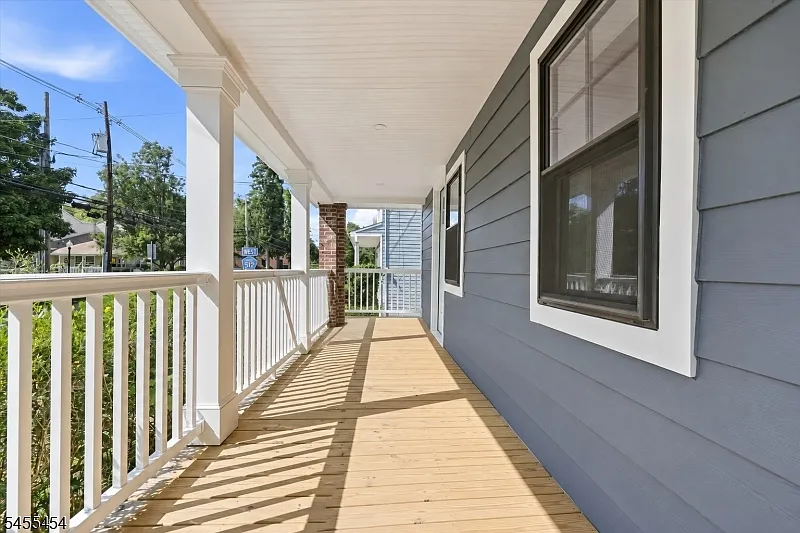 3 bed, 1.5 bath, $4,000 — Photo 3