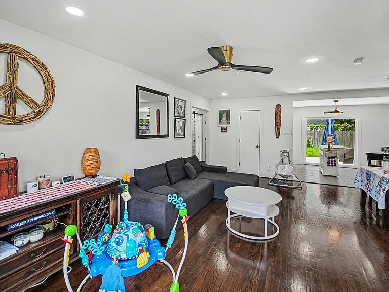 5226 Pomander Rd — Photo 5