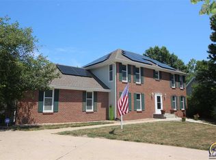 2406 SW Pepperwood Cir, Topeka, KS 66614