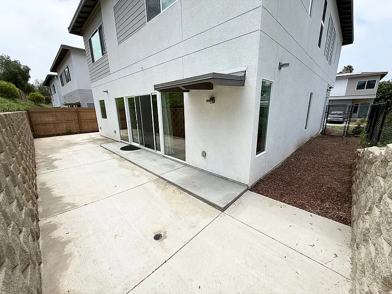 2201-2217 Bonita St — Photo 20