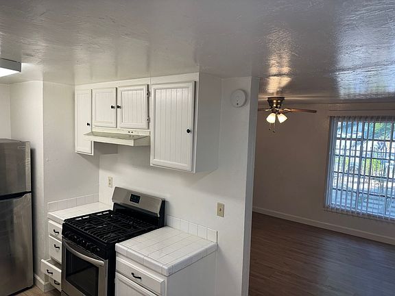 5th image of 1709 Capitol Ave #2