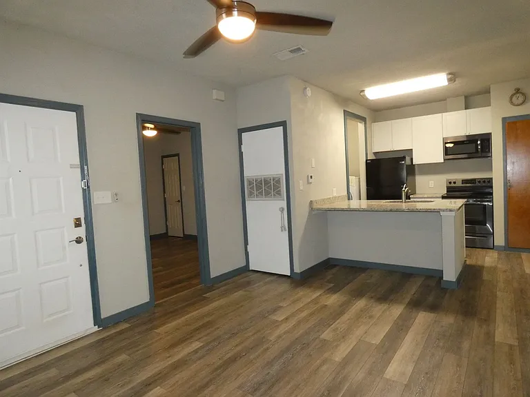 501 E Burgess Rd #D4 — Photo 8