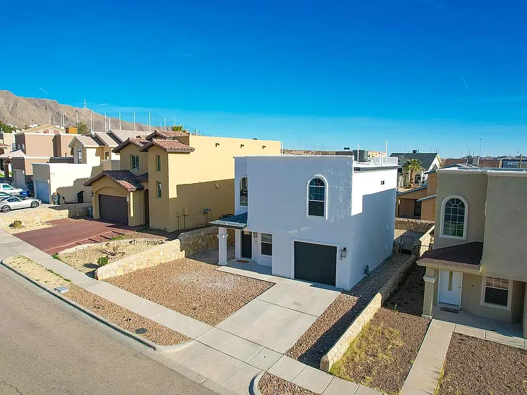 5249 Jose Cardenas Ln — Photo 4