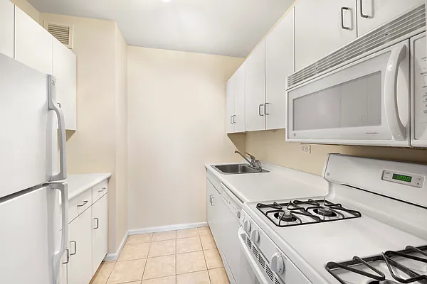 Rented by Compass | media 12