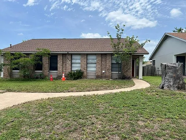 2 bed, 1.0 bath, 803 sqft, $1,475 — Photo 2