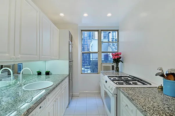 Sold by Corcoran | media 14