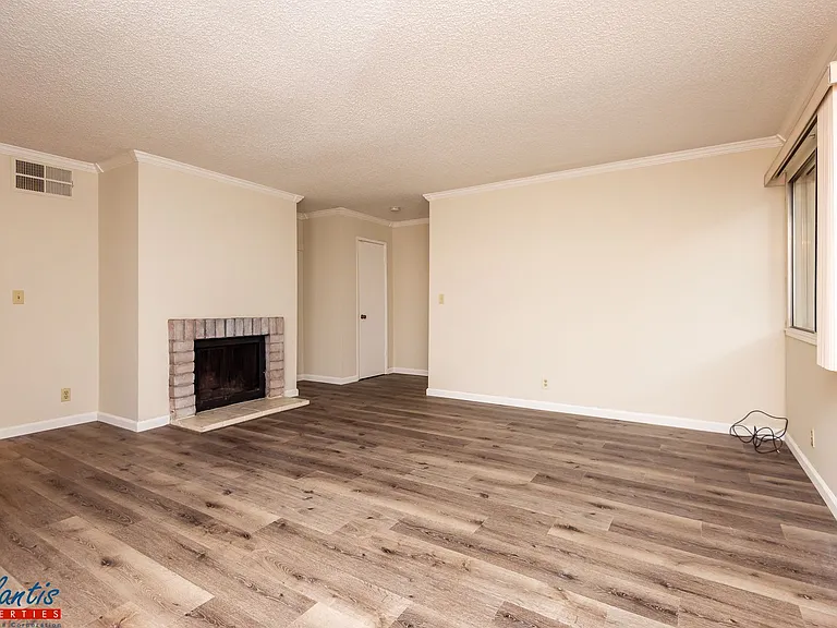 247 N Capitol Ave #193 — Photo 3
