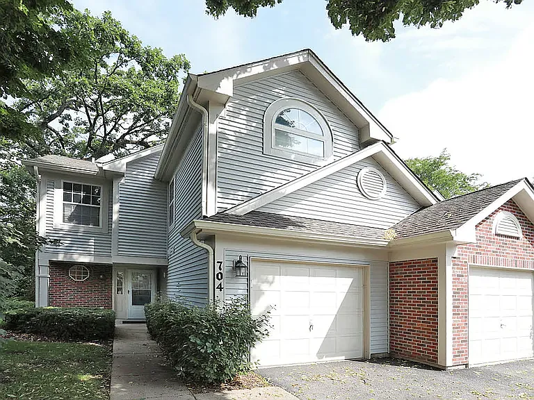 704 Shady Oaks Ct