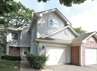 704 Shady Oaks Ct, Elgin, IL 60120