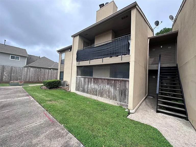 3300 Pebblebrook Dr #104 — Photo 11