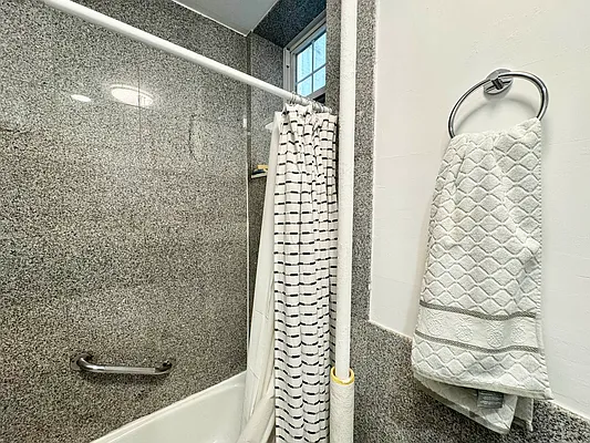 Rented by J PRESTON AND ASSOCIATES INC | media 18