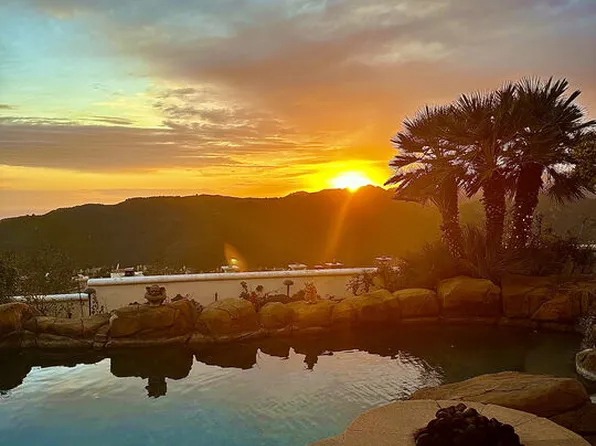 1738 Chastain Pkwy E, Pacific Palisades, CA 90272