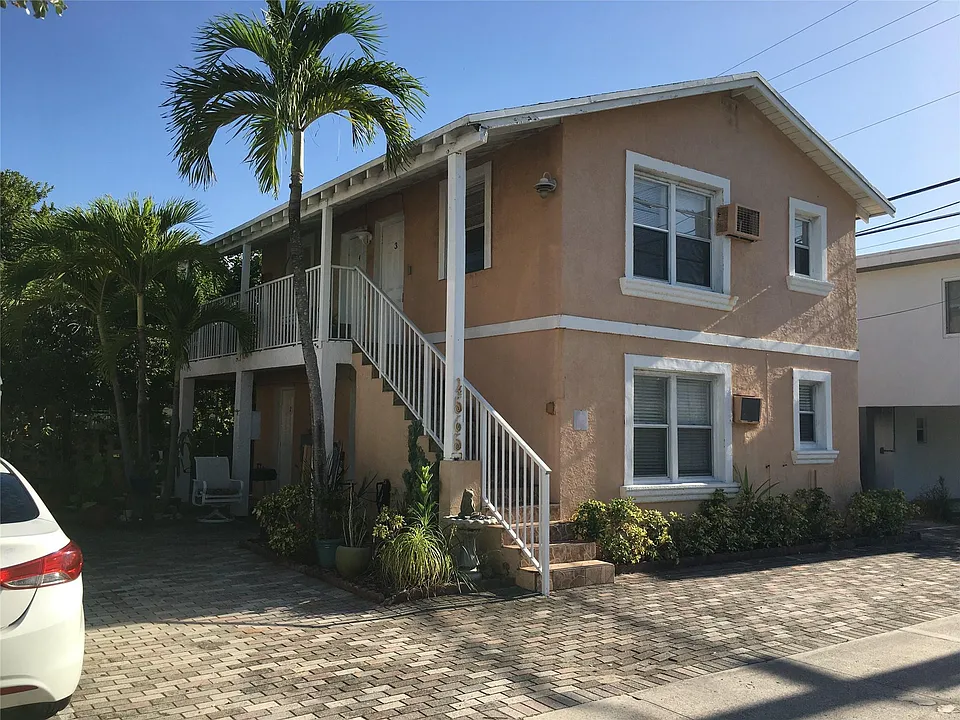 4565 N Ocean Dr #3