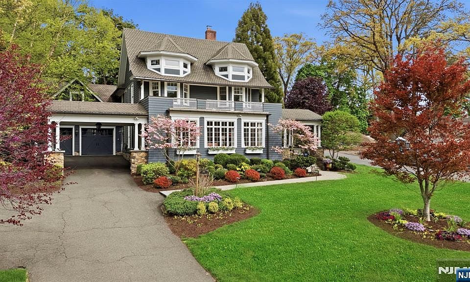 1st image of 203 Heights Road