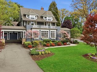 203 Heights Rd, Ridgewood, NJ 07450