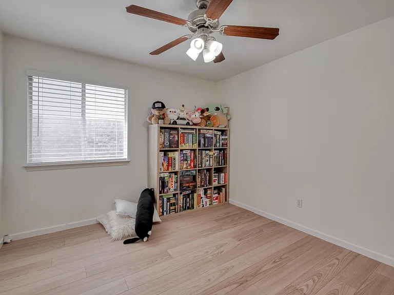 436 Grey Feather Ct — Photo 17