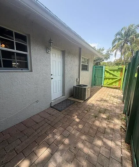 712 SW 14th Ave #1 — Photo 13
