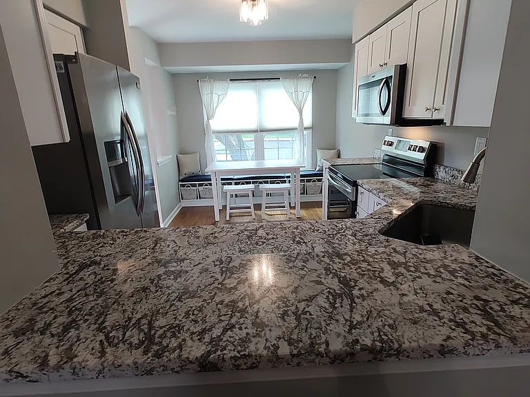 442 Darby Ln — Photo 7