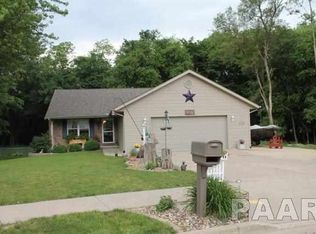 220 Cavelier Rd, Marquette Heights, IL 61554