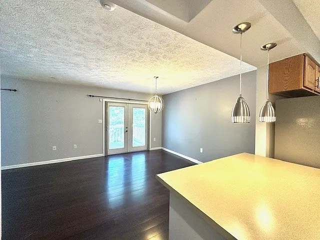 4 bed, 3.5 bath, $2,600 — Photo 4