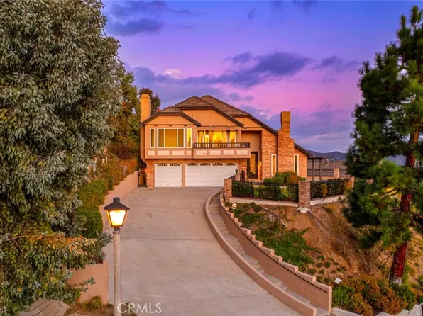 815 Moorside Dr, Glendale, CA 91207