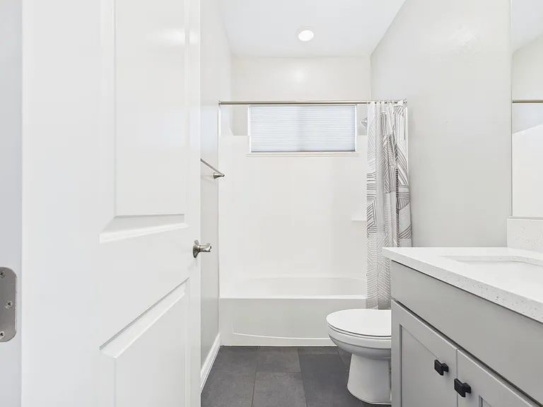 7001 E Portland St — Photo 10