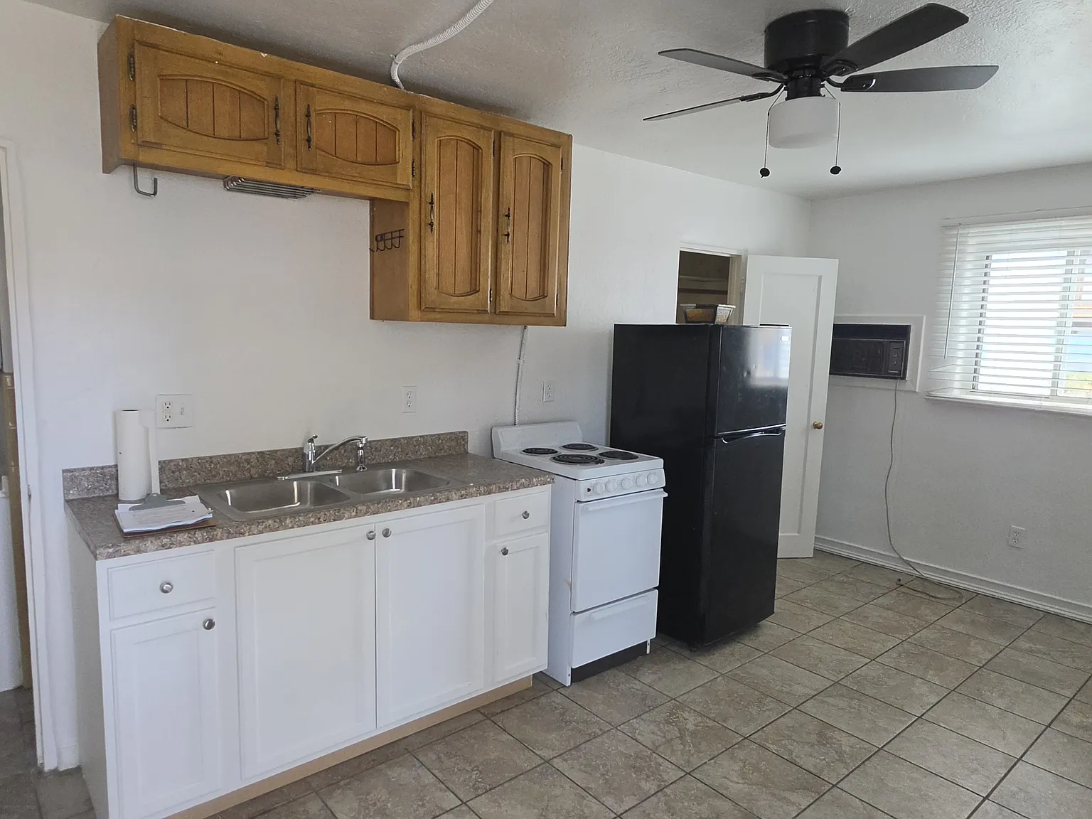 Studio, 275 sqft, $875 — Photo 2