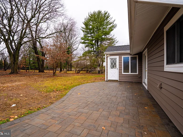 127 Kendall Rd — Photo 34