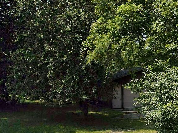 3rd image of 22465 Seifert Beach Rd