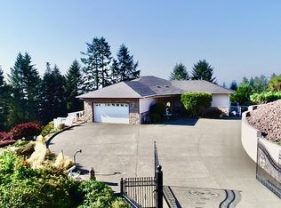 16940 Pacific View Dr, Brookings, OR 97415