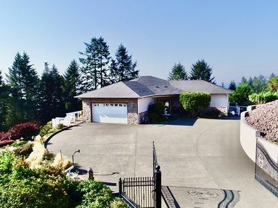 16940 Pacific View Dr, Brookings, OR, 97415