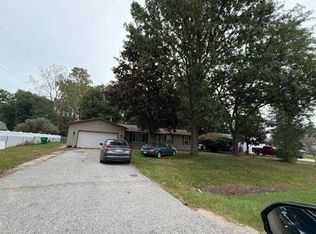 3150 S Charmwood Dr, Pt Huron, MI 48060
