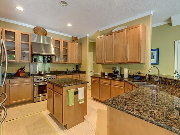 2nd image of 502 Harbor Grove Cir