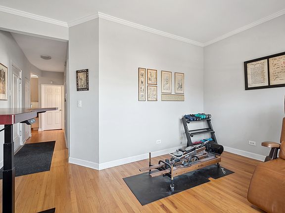 5th image of 5000 N Washtenaw Ave APT 4