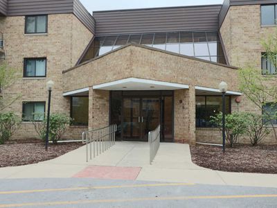5600 Astor Ln APT 311, Rolling Meadows, IL, 60008