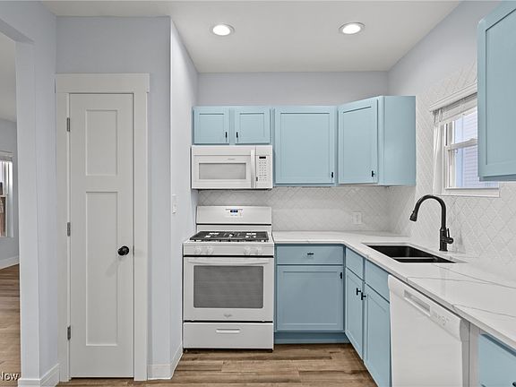 4th image of 1482 Rockway Ave