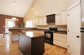 4th image of 494 Oakvale Ct
