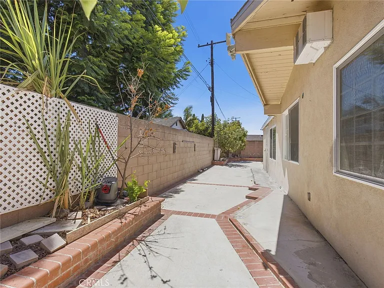 11642 Daniel Ave — Photo 10