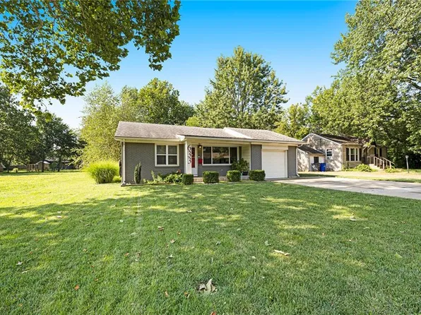 633 W Elm St, Olathe, KS 66061