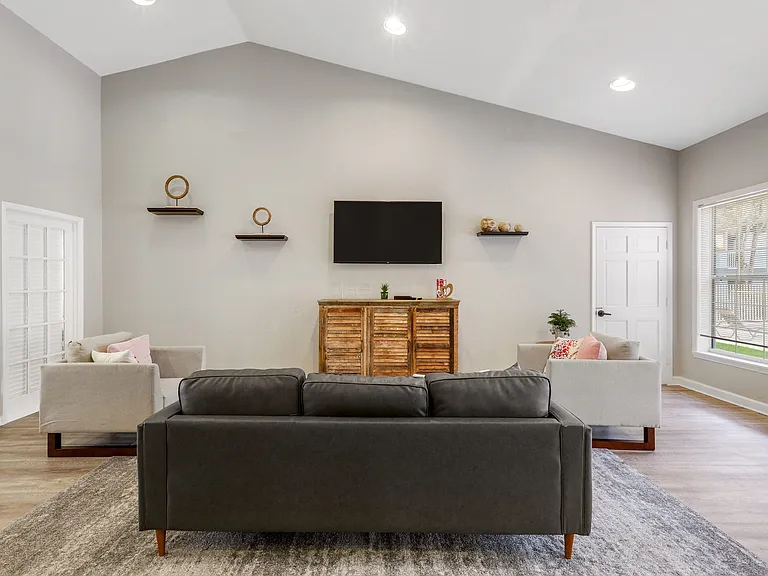 Nantucket Bay Apartments — Photo 22