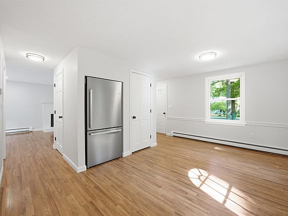 3rd image of 13 Craig St