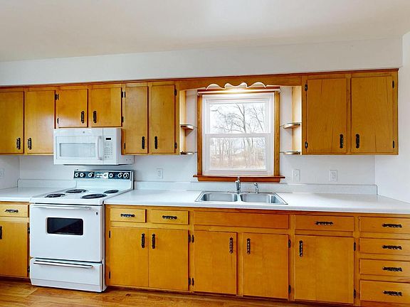 3rd image of 617 Rose Valley School Rd