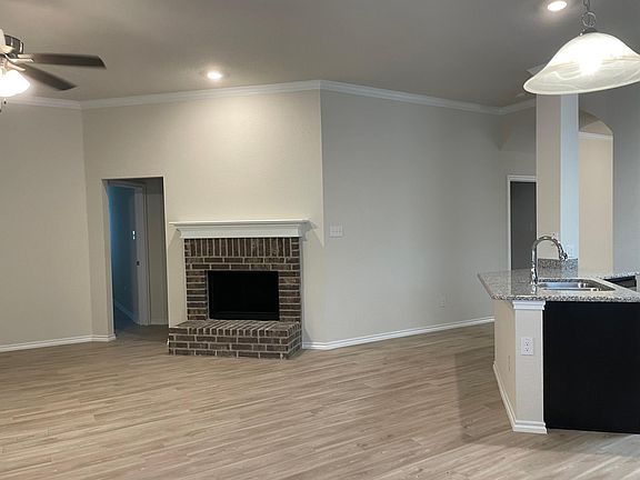 4th image of 1736 Tobin Dr
