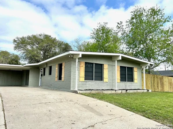 1201 E Inez St., Beeville 78102