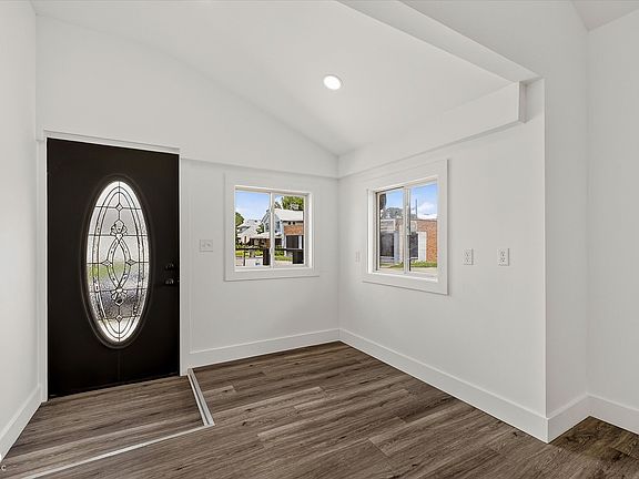 2nd image of 1921 E Minnesota St