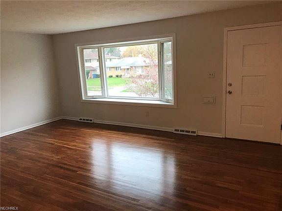 3rd image of 6907 Lalemant Dr