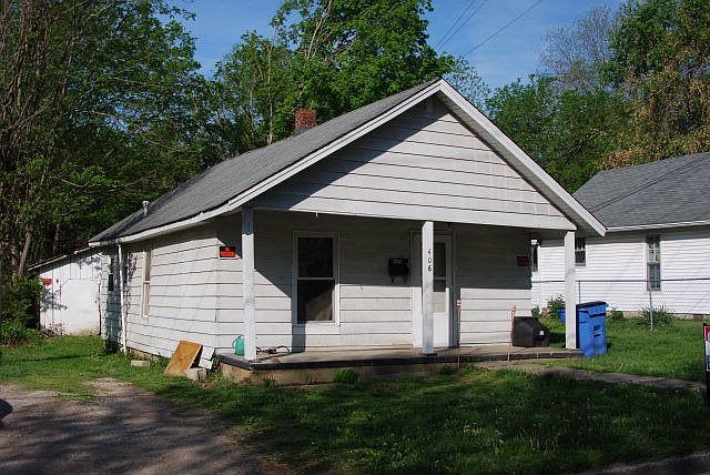2nd image of 406 McKenna St