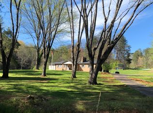 272 Land Cemetery Ln, Taylorsville, NC 28681