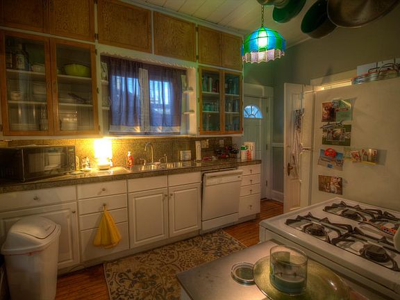 4th image of 1546 N Marshall St #1