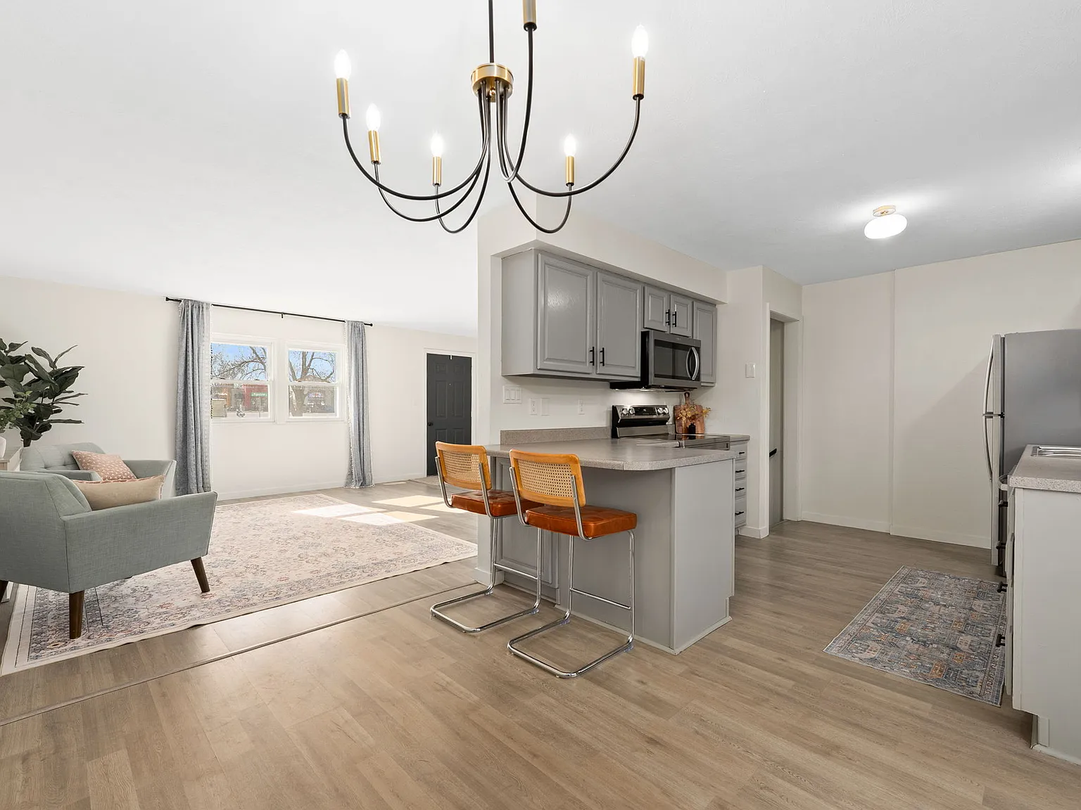 2 bed, 1.5 bath, 1390 sqft, $1,100 — Photo 1